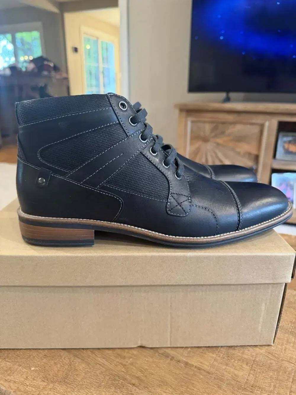 Steve Madden Jotting Men’s 10 Black Leather Cap Toe Chukka Boots NIB Zip Lace